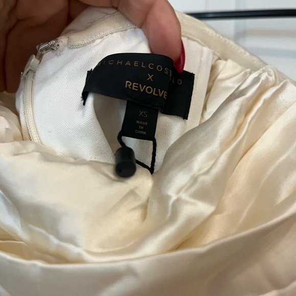 X revolve Bardot mini dress set with cape size xs ivory. - Picture 2 of 4